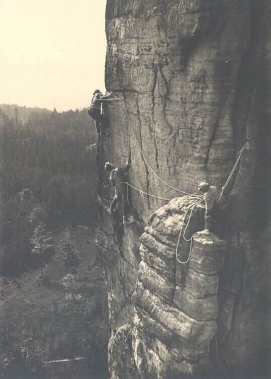 Bildpostkarte "Elbsandsteingebirge, Barbarine Talseite"