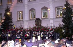 Bild: Schneeberger Weihnachtsmarkt 2001