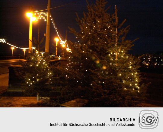 Ortsansicht in Dresden mit Weihnachtsbeleuchtung