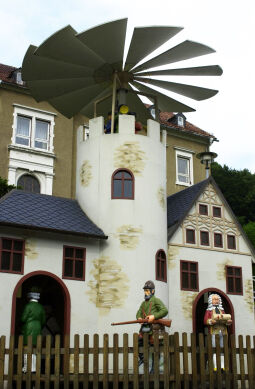 Bild: Ortspyramide Scharfenstein