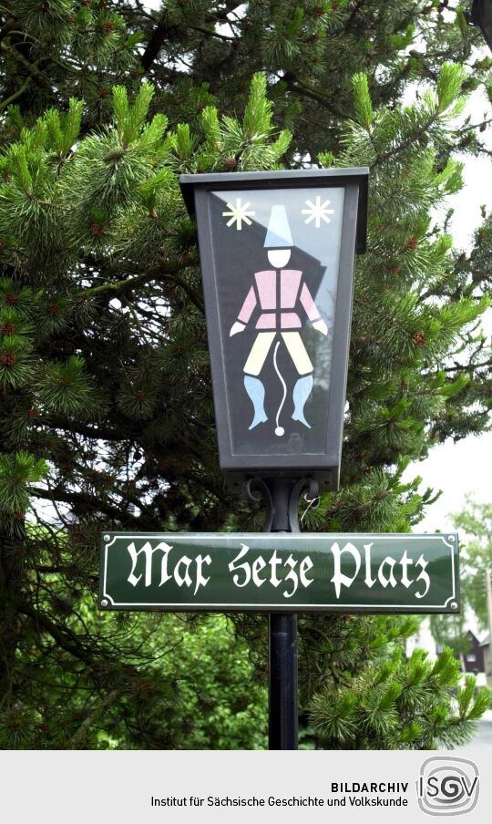 Straßenleuchten  auf der Hauptstraße in Seiffen
