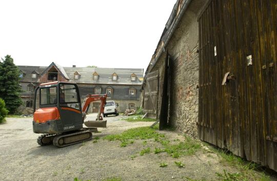 Hof des ehemaligen Rittergutes in Wiesa mit Blick zum Herrenhaus