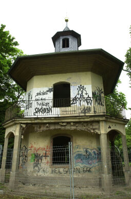 Bild: Teehhaus im Schlosspark Planitz