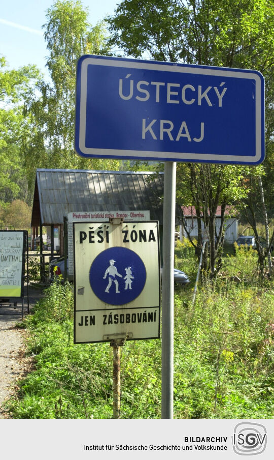 Hinweisschilder an der Grenze