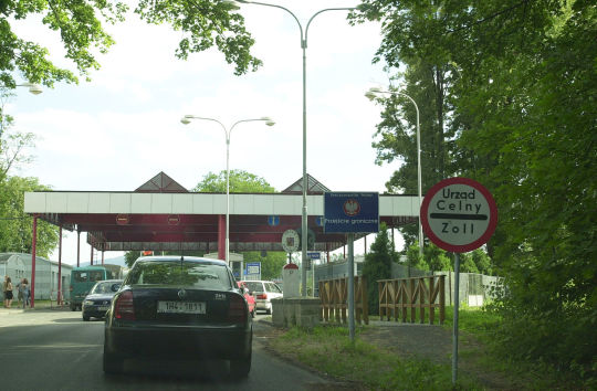 Ansicht des Grenzübergangs zwischen Hrádek nad Nisou und Bogatynia