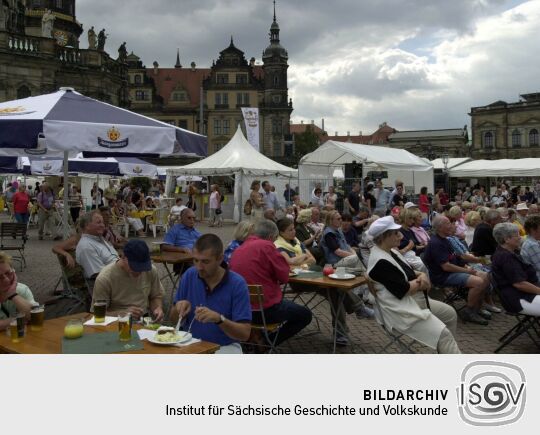 Ansicht des Dresdner Stadtfestes 2003