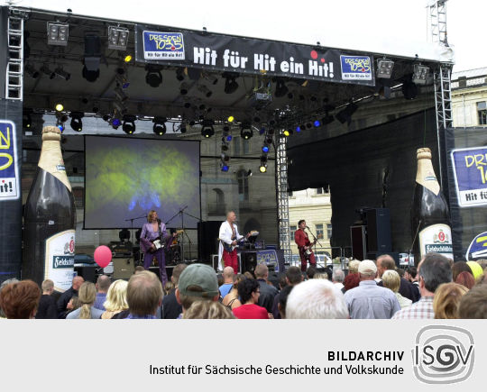 Ansicht des Dresdner Stadtfestes 2003