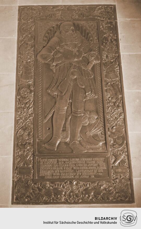 Grabplatte im Dom zu Meißen