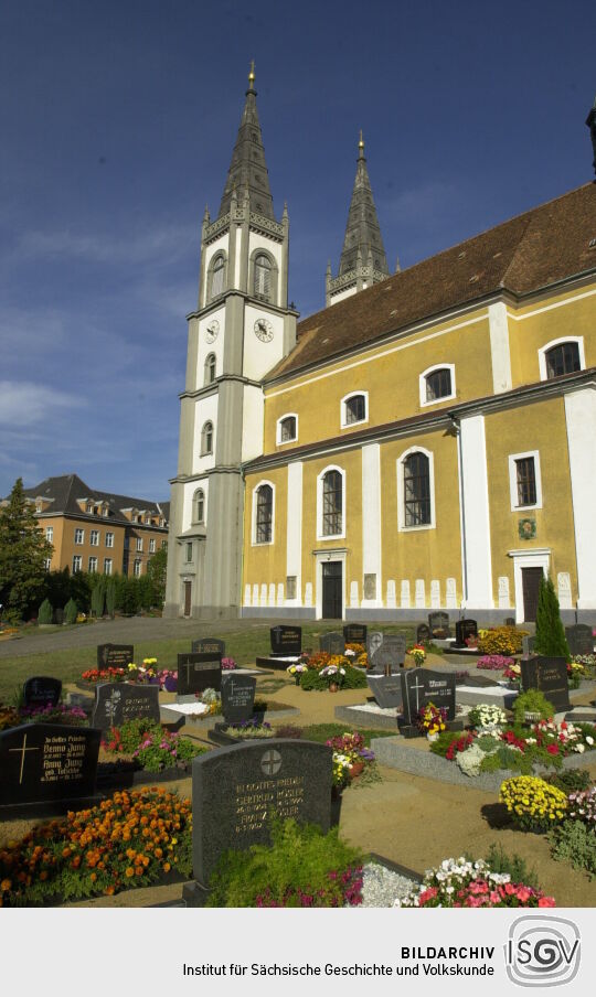 Fiedhof und Kirche in Schirgiswalde