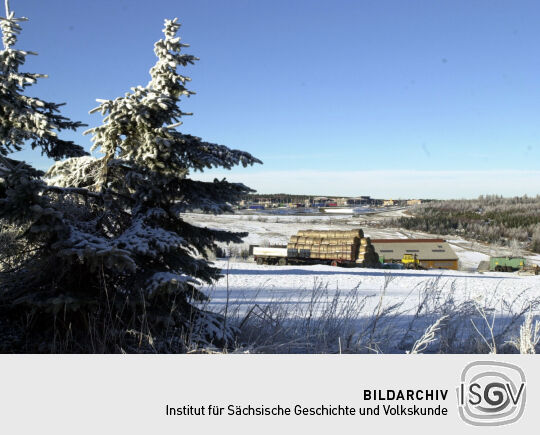 Blick vom Friedhof zum neuen Grenzübergang BRD-CZ am Rande von Zinnwald