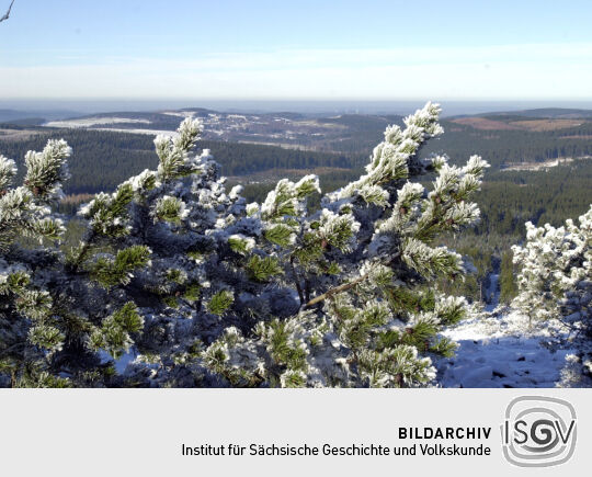 Landschaftsansicht vom Kahleberg ins Erzgebirgsvorland