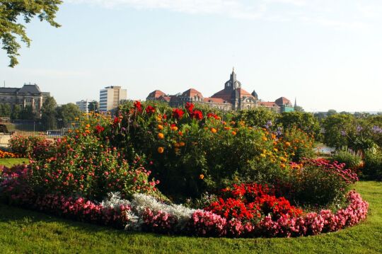 Ansicht von Blumenarrangements- und Pflanzungen