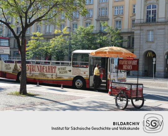 Stadtrundfahrt an der Wilsdruffer Straße Dresden
