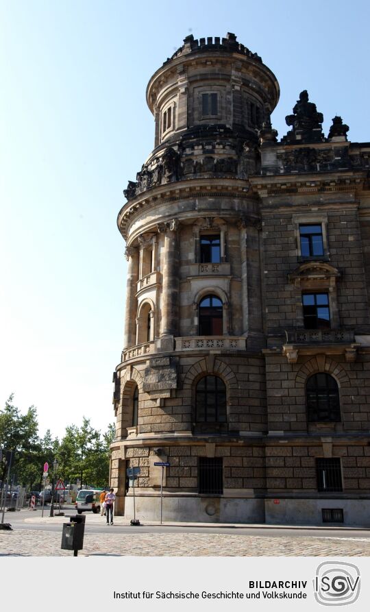 Eckturm der Polizeidirektion an der Rampischen Straße
