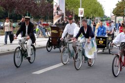 Bild: Festumzug zur 800-Jahr-Feier in Dresden