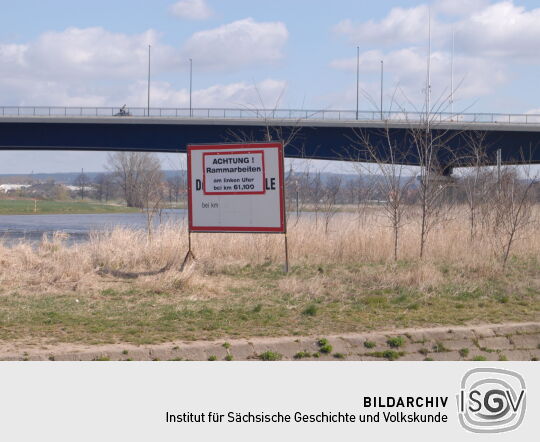 Elbe und Flügelwegbrücke