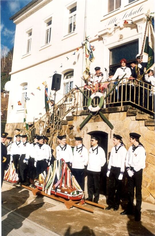 Junge Männer bei der Schifferfastnacht in Postelwitz, "Alte Schule"