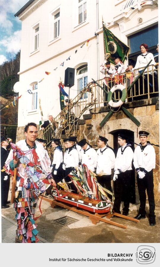 Junge Männer bei der Schifferfastnacht in Postelwitz, "Alte Schule"