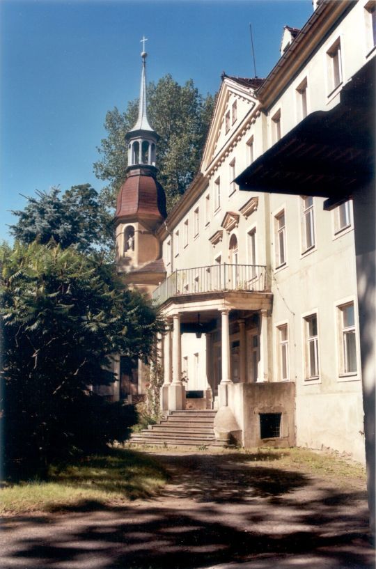 Herrenhaus mit Kapelle