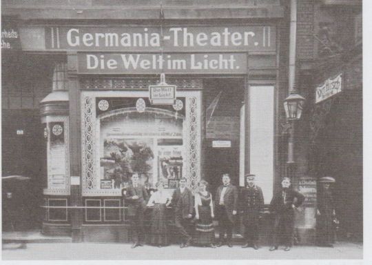 Eingangsbereich des Germania-Theaters, später Metropoltheaters, Königsbrücker Straße 37