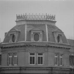 Detail der Dachgestaltung des Germania-Theaters, später Metropoltheaters, Königsbrücker Straße 37