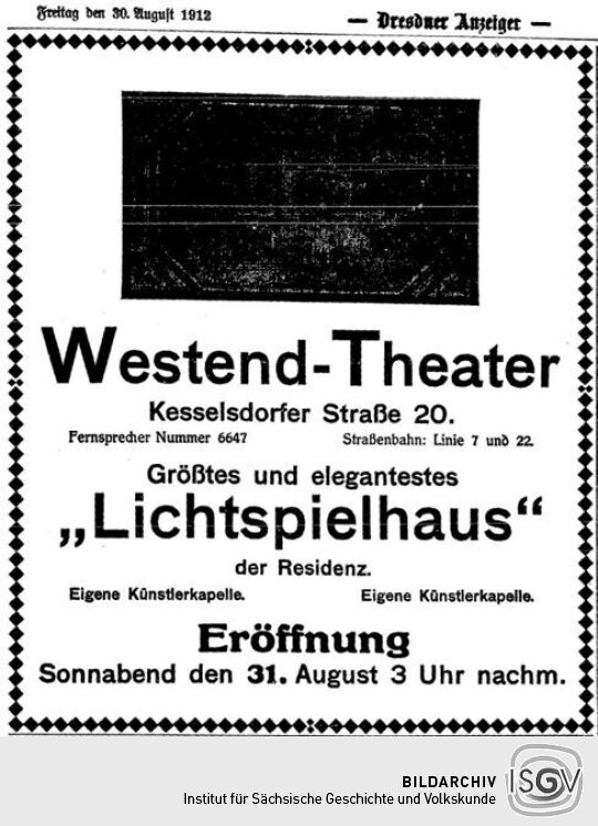 Ansicht des Saals des Westend-Theaters auf einer Anzeige