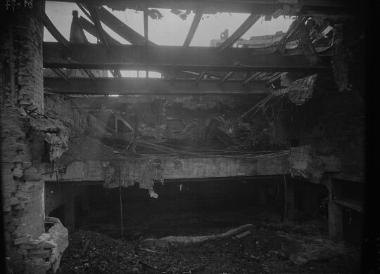 Blick in die Ruine des großen Saals der Union Theater Lichtspiele