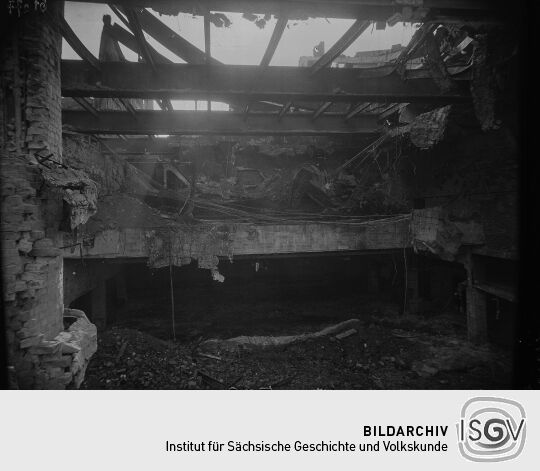 Blick in die Ruine des großen Saals der Union Theater Lichtspiele