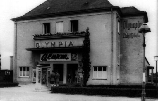 Außenaufnahme der Olympia-Lichtspiele