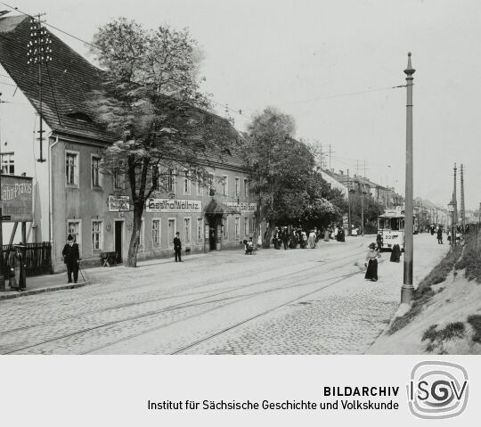 Ansicht der Kesselsdorfer Straße mit dem Gasthof Wölfnitz