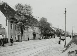 Ansicht der Kesselsdorfer Straße mit dem Gasthof Wölfnitz