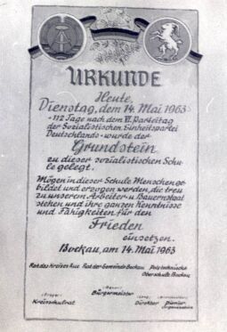 Bild: Urkunde zur Grundsteinlegung der Mittelschule in Bockau 1963