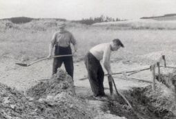 Bild: Bau des Schulgebäudes in Bockau