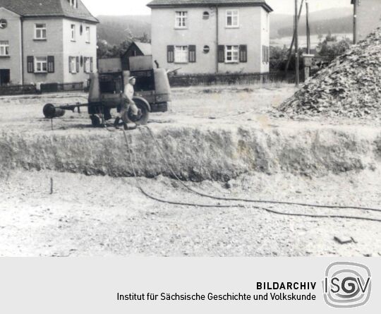 Bau des Schulgebäudes in Bockau