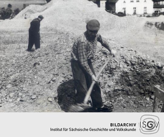 Bau des Schulgebäudes in Bockau
