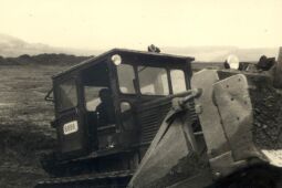 Bild: Bau des Schulgebäudes in Bockau