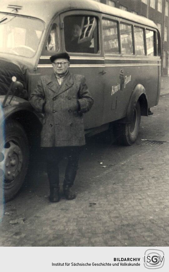 Bus mit Fahrer in Bockau