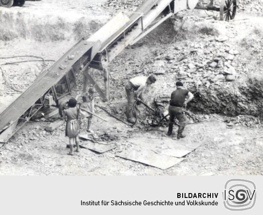 Bau des Schulgebäudes in Bockau