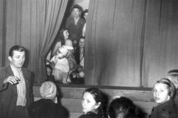 Bild: Theateraufführung in der Mittelschule Bockau