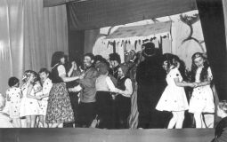 Bild: Theateraufführung in der Mittelschule Bockau