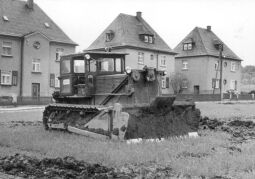 Bild: Bau des Schulgebäudes in Bockau