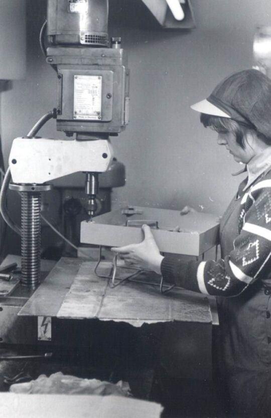 Unterricht (Produktive Arbeit ?) in der Schule in Bockau