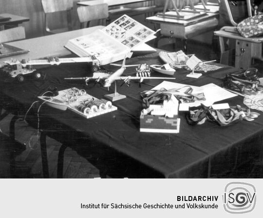 Ausstellung zum 60. Jahrestag der Oktoberrevolution in der Schule Bockau