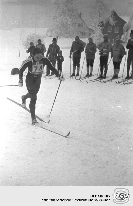 Blanka Paulu (ČSF) bei einem Skirennen in Klingenthal (?)