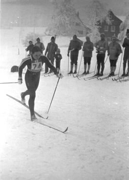 Bild: Blanka Paulu (ČSF) bei einem Skirennen in Klingenthal (?)