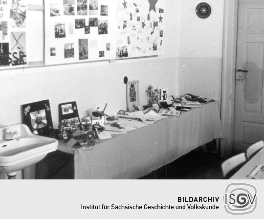 Ausstellung zum 60. Jahrestag der Oktoberrevolution in der Schule Bockau