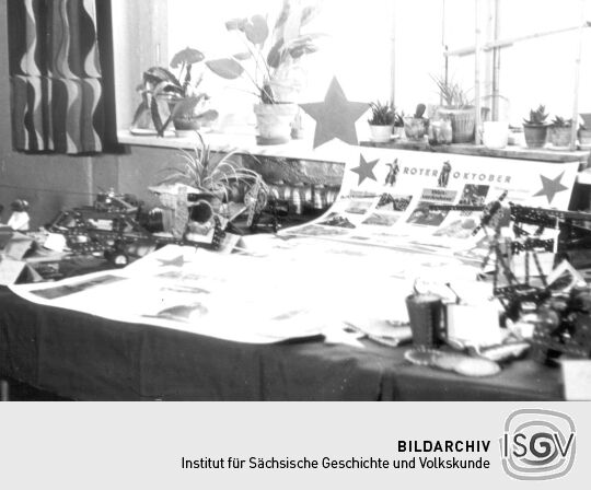Ausstellung zum 60. Jahrestag der Oktoberrevolution in der Schule Bockau