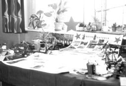 Bild: Ausstellung zum 60. Jahrestag der Oktoberrevolution in der Schule Bockau