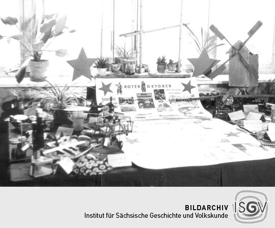 Ausstellung zum 60. Jahrestag der Oktoberrevolution in der Schule Bockau