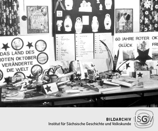 Ausstellung zum 60. Jahrestag der Oktoberrevolution in der Schule Bockau